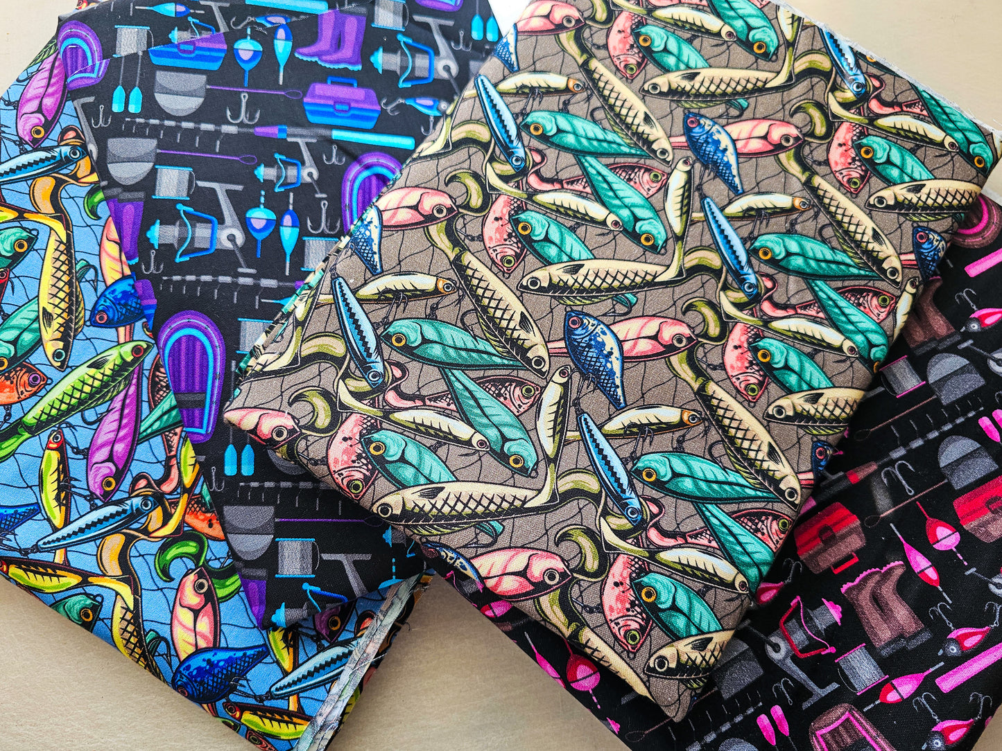 Foulard de toilettage - motifs variés ***RABAIS 50 et +***