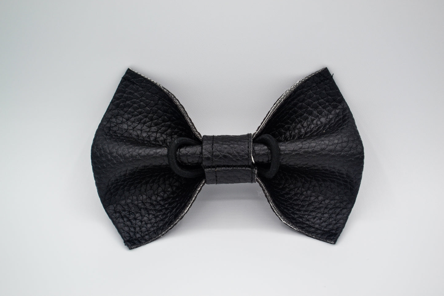 Boucle en cuirette - NOIRE texturée