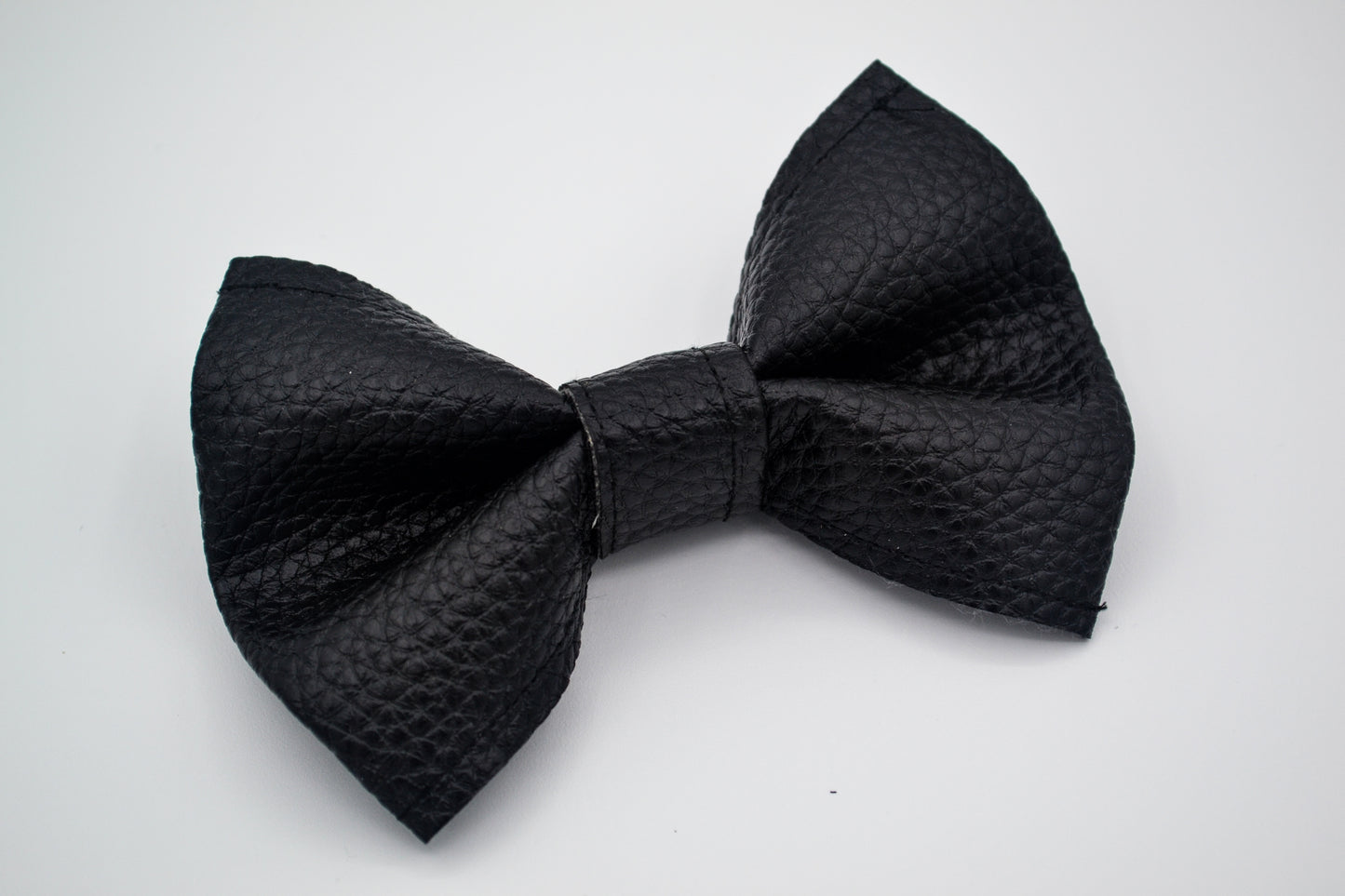 Boucle en cuirette - NOIRE texturée